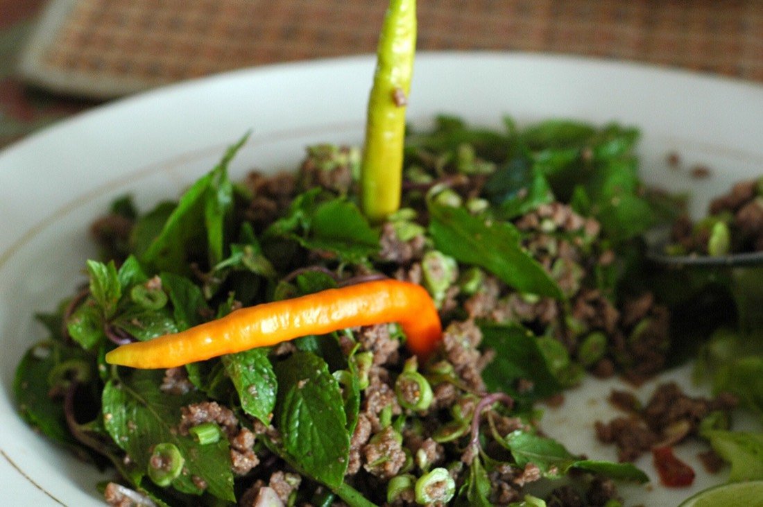 Salade lao de bœuf aux herbes (larb)